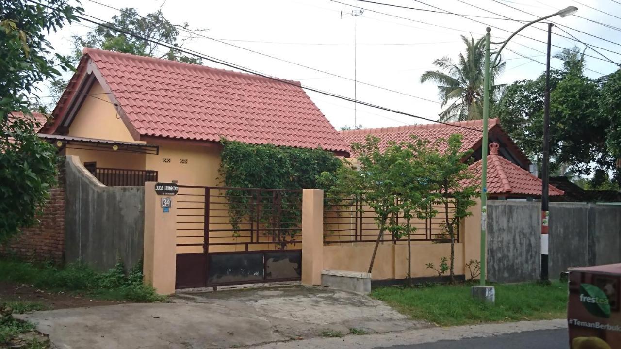 Juda Homestay Banyuwangi  Exteriör bild