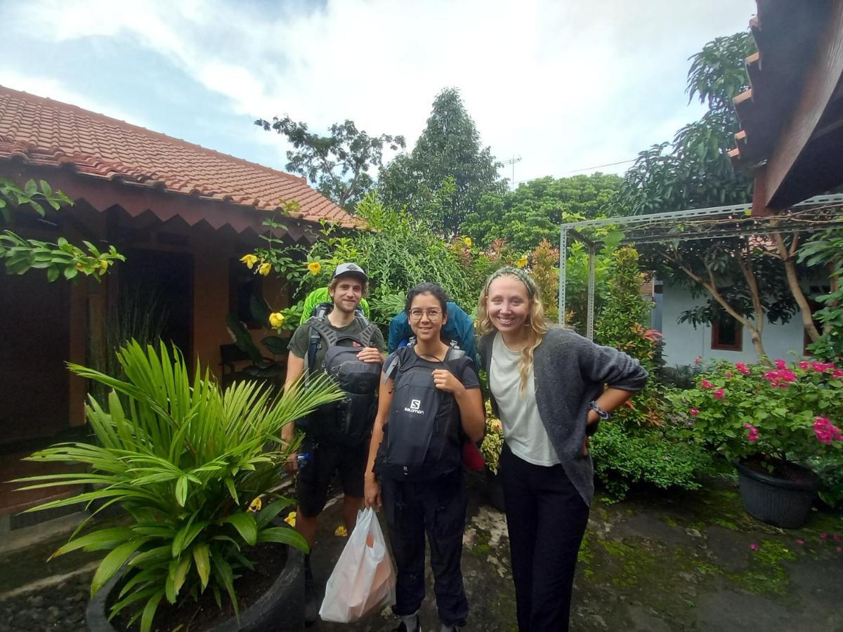 Juda Homestay Banyuwangi  Exteriör bild