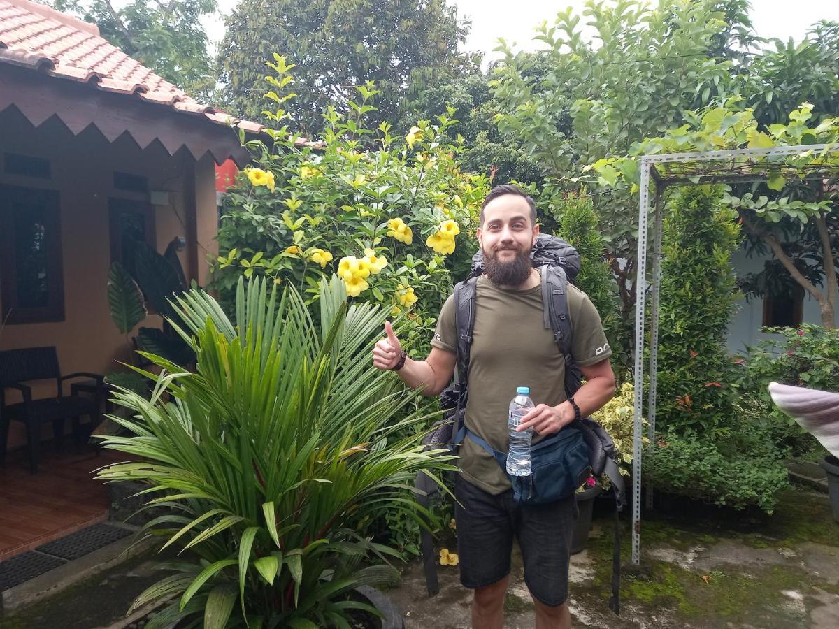 Juda Homestay Banyuwangi  Exteriör bild